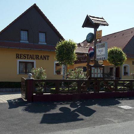 Frisko Panzio Bed and Breakfast Zalakaros Eksteriør billede