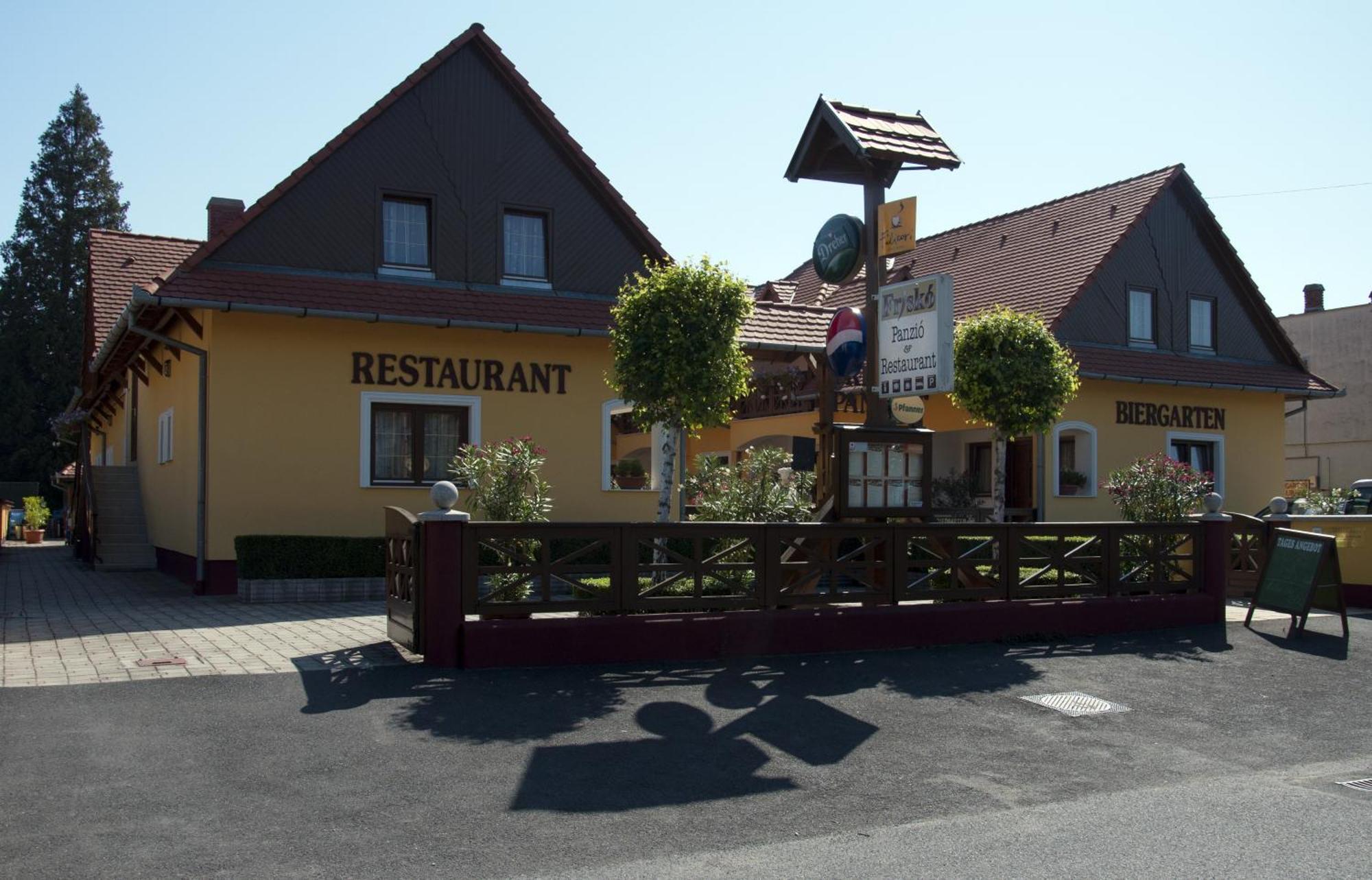 Frisko Panzio Bed and Breakfast Zalakaros Eksteriør billede