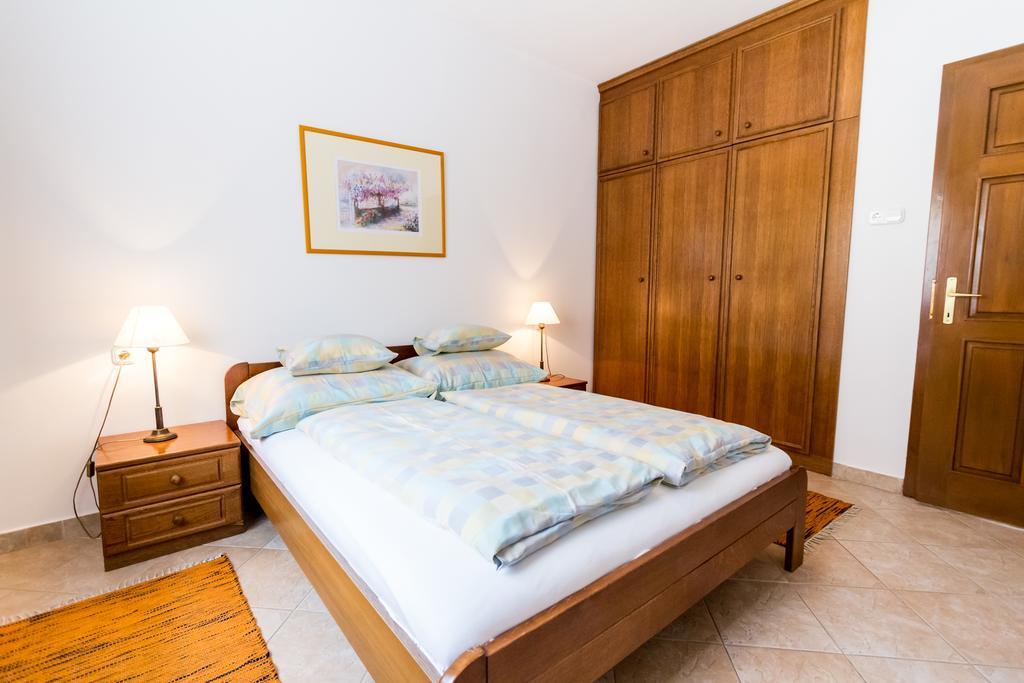Frisko Panzio Bed and Breakfast Zalakaros Eksteriør billede