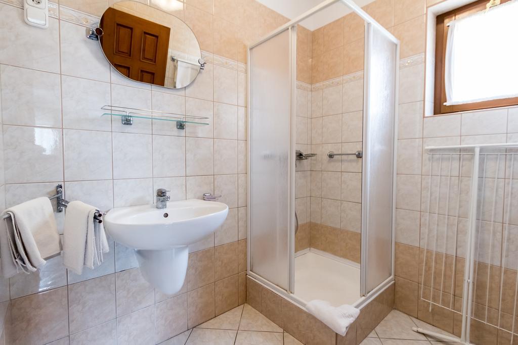 Frisko Panzio Bed and Breakfast Zalakaros Eksteriør billede