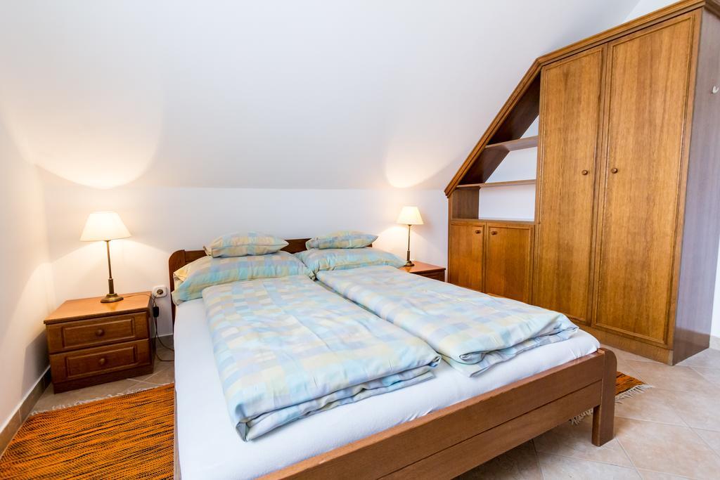 Frisko Panzio Bed and Breakfast Zalakaros Eksteriør billede